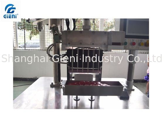 آلة ملء أحمر الشفاه من نوع التجاويف 6 مع خزان المواد 20 لتر