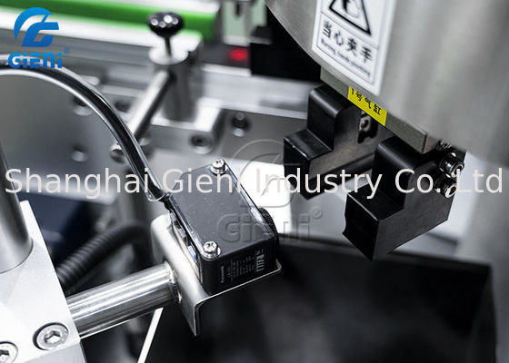 آلة وسم أحمر الشفاه التجميلية غير المنزلق 90 قطعة / دقيقة