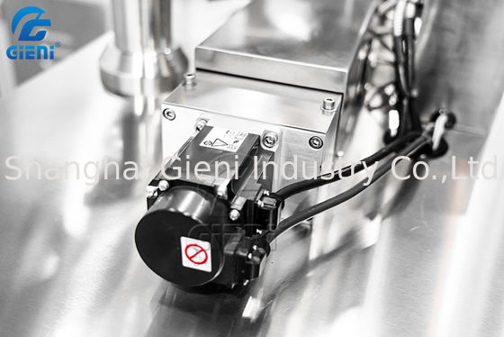 آلة تعبئة مستحضرات التجميل ماسكارا من النوع الدوار PLC 60 قطعة / دقيقة