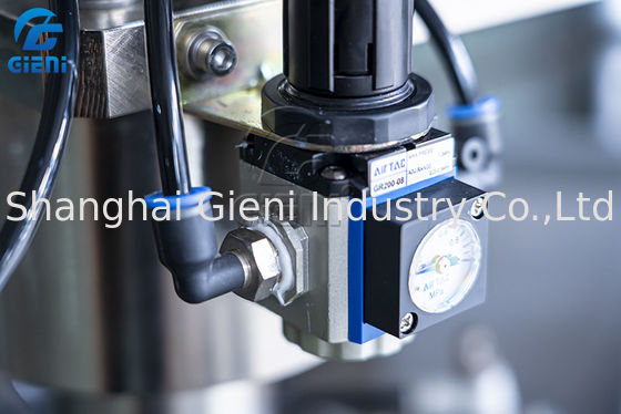 45 قطعة / دقيقة 100 مللي كريم خافي عيوب مستحضرات التجميل ملء آلة مع فوهة رفع