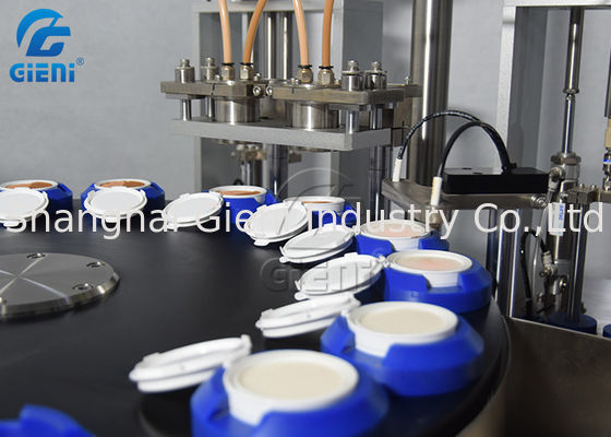 آلة تعبئة مستحضرات التجميل الدوارة 20 مللي لكريم الأساس BB 30 قطعة / دقيقة