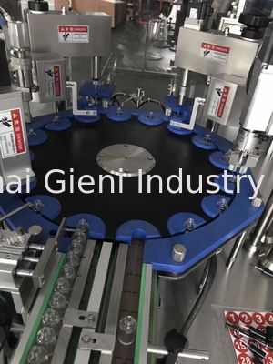 45 قطعة / دقيقة آلة تعبئة طلاء الأظافر مع 2 فوهات