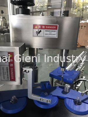 45 قطعة / دقيقة آلة تعبئة طلاء الأظافر مع 2 فوهات