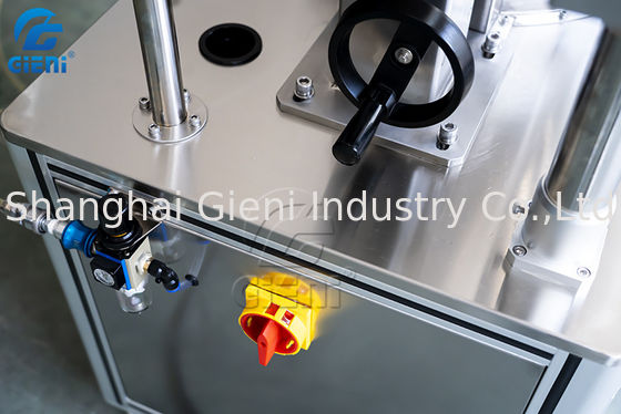 900 قطعة / ساعة آلة تعبئة مستحضرات التجميل شبه الأوتوماتيكية برغي التغذية