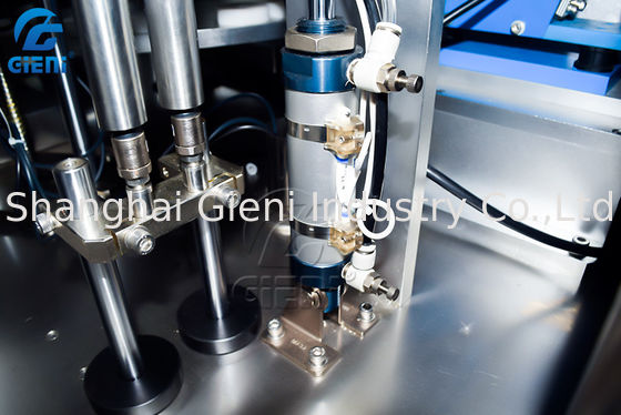 آلة تعبئة ملمع الشفاه شبه الأوتوماتيكية الدوارة 15 لتر