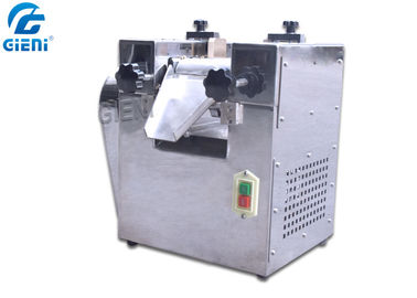سعر جيد Laboratory Type Cosmetic Filling Machine Lipstick Three Roll Mill Rotate Speed Adjustable الانترنت